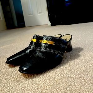 Gardenia black leather slip ons, made in Italy